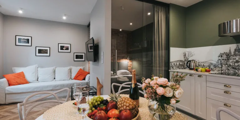 Apartament z 1 sypialnią – I Served the King of England – zdjęcie 2