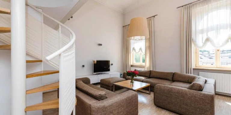 Rezydencja Radziwiłłowska – apartament Deluxe z antresolą – zdjęcie 4